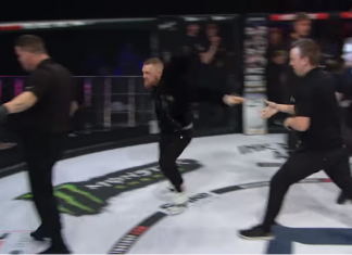 VIDEO. Conor Mcgregor a intrat în octogonul Bellator după o luptă, l-a împins pe arbitru și a plesnit un membru din staff! VIDEO. Conor Mcgregor a intrat în octogonul Bellator după o luptă, l-a împins pe arbitru și a plesnit un membru din staff!