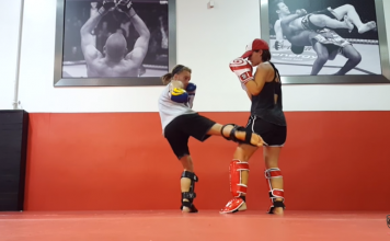 TUTORIAL: Cum să distrugi piciorul adversarului prin low kick-uri (VIDEO) TUTORIAL: Cum să distrugi piciorul adversarului prin low kick-uri (VIDEO)