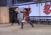 Cine câștigă lupta: Sabie japoneză vs. Frânghie Ninja? (VIDEO) Cine câștigă lupta: Sabie japoneză vs. Frânghie Ninja? (VIDEO)