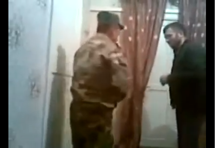 Ce se întâmplă când un militar rus beat încearcă să predea 'arte marțiale'?