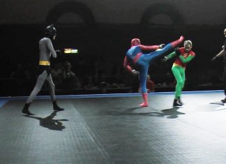 VIDEO. Luptă MMA: Spiderman vs. Batman & Robin. Cine credeți că va câștiga? VIDEO. Luptă MMA: Spiderman vs. Batman & Robin. Cine credeți că va câștiga?