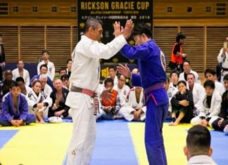 Urmăriți seminarul de 1 oră susținut de legendarul Rickson Gracie în Tokyo (2018) Urmăriți seminarul de 1 oră susținut de legendarul Rickson Gracie în Tokyo (2018)