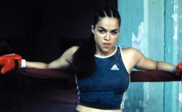 VIDEO. 10 femei celebre care te pot lua la bătaie VIDEO. 10 femei celebre care te pot lua la bătaie