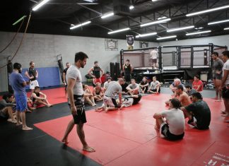 Cum arată o zi de antrenament la Jackson Wink MMA, locul unde se antrenează Jon Jones, Alistair Overeem și multe alte nume mari! (VIDEO) Cum arată o zi de antrenament la Jackson Wink MMA, locul unde se antrenează Jon Jones, Alistair Overeem și multe alte nume mari! (VIDEO)