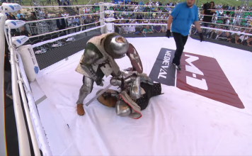 În Rusia se organizează lupte medievale cu arme îmbinate cu MMA (VIDEO) În Rusia se organizează lupte medievale cu arme + MMA (VIDEO)