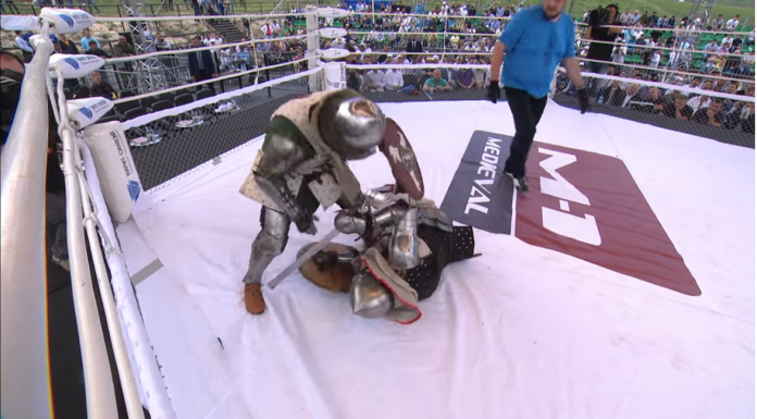 În Rusia se organizează lupte medievale cu arme îmbinate cu MMA (VIDEO) În Rusia se organizează lupte medievale cu arme + MMA (VIDEO)