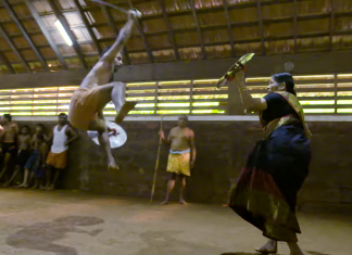 Are 74 de ani și este cea mai în vârstă practicantă de Kalari (VIDEO) Are 74 de ani și este cea mai în vârstă practicantă de Kalari (VIDEO)