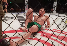 VIDEO. Luptător de MMA și-a făcut KO adversarul după care s-a accidentat în timp ce sărbătorea victoria VIDEO. Luptător de MMA și-a făcut KO adversarul după care s-a accidentat în timp ce sărbătorea victoria