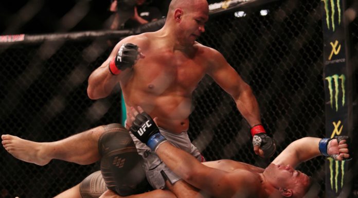 VIDEO. Rezumate și rezultate UFC Australia: Junior dos Santos vs Tai Tuivasa și ultima luptă în UFC pentru Mark Hunt! VIDEO. Rezumate și rezultate UFC Australia: Junior dos Santos vs Tai Tuivasa și ultima luptă în UFC pentru Mark Hunt!