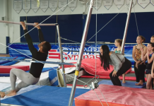 VIDEO. Provocare! Vezi cum se descurcă unul dintre cei mai buni luptători din UFC la gimnastică VIDEO. Provocare! Vezi cum se descurcă unul dintre cei mai buni luptători din UFC la gimnastică