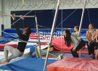 VIDEO. Provocare! Vezi cum se descurcă unul dintre cei mai buni luptători din UFC la gimnastică VIDEO. Provocare! Vezi cum se descurcă unul dintre cei mai buni luptători din UFC la gimnastică