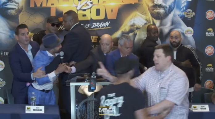VIDEO. Artem Lobov, prietenul lui McGregor, scuipat într-o conferință de presă de viitorul său adversar la box fără mănuși! VIDEO. Artem Lobov, prietenul lui McGregor, scuipat într-o conferință de presă de viitorul său adversar la box fără mănuși!