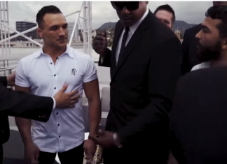 VIDEO. Vezi cum arată o emisiune în care doi campioni care se urăsc sunt puși să stea față în față! VIDEO. Vezi cum arată o emisiune în care doi campioni care se urăsc sunt puși să stea față în față!