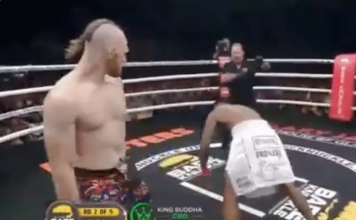 VIDEO. Vezi cel mai brutal KO de la box fără mănuși! VIDEO. Vezi cel mai brutal KO de la box fără mănuși!