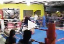 VIDEO. Un dublu-KO în Muay Thai! Luptătorii s-au trimis la culcare unul pe celălalt în același timp! VIDEO. Un dublu-KO în Muay Thai! Luptătorii s-au trimis la culcare unul pe celălalt în același timp!