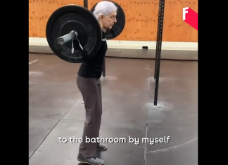 VIDEO. Bătrânica asta e mai în formă decât tine! Intră să vezi ce poate să facă la vârsta ei! VIDEO. Bătrânica asta e mai în formă decât tine! Intră să vezi ce poate să facă la vârsta ei!