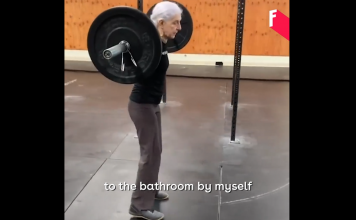 VIDEO. Bătrânica asta e mai în formă decât tine! Intră să vezi ce poate să facă la vârsta ei! VIDEO. Bătrânica asta e mai în formă decât tine! Intră să vezi ce poate să facă la vârsta ei!