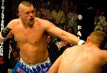 VIDEO. Cum l-a făcut Chuck Liddell KO pe Randy Couture pentru a deveni campion mondial VIDEO. Cum l-a făcut Chuck Liddell KO pe Randy Couture pentru a deveni campion mondial