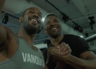 E OFICIAL! Jon Jones l-a provocat pe Francis Ngannou la luptă! Campionul urcă la categoria grea! E OFICIAL! Jon Jones l-a provocat pe Francis Ngannou la luptă! Campionul urcă la categoria grea!