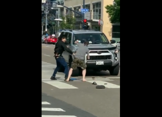 VIDEO. A fost făcut KO în mijlocul străzii! VIDEO. A fost făcut KO în mijlocul străzii!