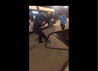 VIDEO. Fix de asta nu e bine să te pui cu șoferii de autobuz! VIDEO. Fix de asta nu e bine să te pui cu șoferii de autobuz!