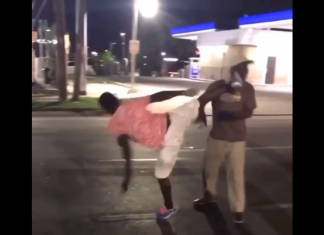 VIDEO. O lovitură brutală de nota 10! Să nu faci așa ceva pe stradă… VIDEO. O lovitură brutală de nota 10! Să nu faci așa ceva pe stradă…