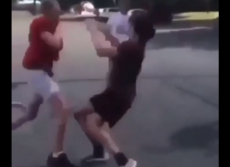 VIDEO. L-a făcut KO de 4 ori în aceeași luptă! VIDEO. L-a făcut KO de 4 ori în aceeași luptă!