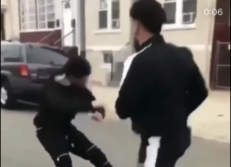 VIDEO. KO dintr-o singură lovitură. Intră să vezi cum și-a pus adversarul la somn VIDEO. KO dintr-o singură lovitură. Intră să vezi cum și-a pus adversarul la somn