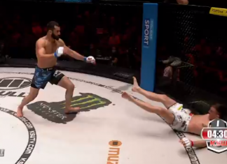 VIDEO. Intră să vezi un KO brutal, dat prin întoarcere! VIDEO. Intră să vezi un KO brutal, dat prin întoarcere!