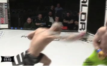 VIDEO. După 8 ani de înfrângeri, acest luptător obține prima sa victorie în MMA. Palmaresul său este 1-42 VIDEO. După 8 ani de înfrângeri, acest luptător obține prima sa victorie în MMA. Palmaresul său este 1-42