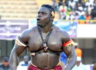 VIDEO. Vezi lupta de debut în MMA a wrestlerului senegalez Oumar „Reug Reug” Kane VIDEO. Vezi lupta de debut în MMA a wrestlerului senegalez Oumar "Reug Reug" Kane