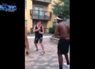 VIDEO. Vezi un KO brutal, din săritură, în plină stradă! VIDEO. Vezi un KO brutal, din săritură, în plină stradă!