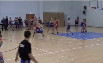 VIDEO. Așa se joacă bachet în Dagestan: Arunci la coș și te iei la trântă! VIDEO. Așa se joacă bachet în Dagestan: Arunci la coș și te iei la trântă!