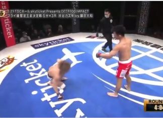 VIDEO. L-a făcut KO cu un șut în cap când adversarul era pe jos și a devenit campion! VIDEO. L-a făcut KO cu un șut în cap când adversarul era pe jos și a devenit campion!