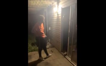 VIDEO. A intrat la el în casă noaptea doar că să-și ia bătaie! VIDEO. A intrat la el în casă noaptea doar că să-și ia bătaie!