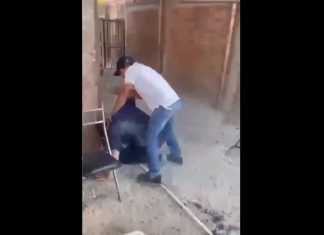 VIDEO. Așa arată o bătaie pe șantier între un muncitor beat și unul treaz VIDEO. Așa arată o bătaie pe șantier între un muncitor beat și unul treaz