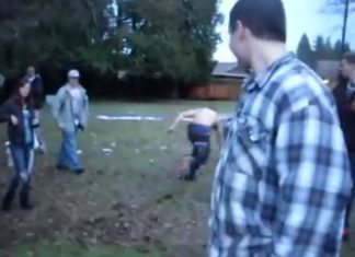 VIDEO. L-a făcut KO doar din lovituri de cap!