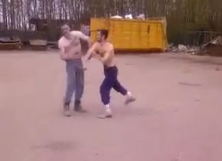VIDEO. Un KO brutal pe șantier! Ce se întâmplă când te iei la bătaie cu colegii de muncă VIDEO. Un KO brutal pe șantier! Ce se întâmplă când te iei la bătaie cu colegii de muncă