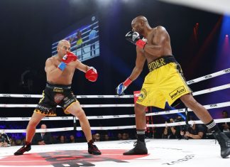 VIDEO. Anderson Silva l-a făcut KO pe Tito Ortiz la box! Vitor Belfort l-a distrus pe Evander Holyfield în aceeași gală! VIDEO. Anderson Silva l-a făcut KO pe Tito Ortiz la box! Vitor Belfort l-a distrus pe Evander Holyfield în aceeași gală!