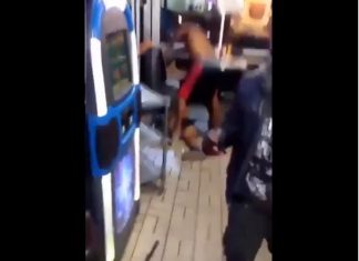 VIDEO. Vezi cum decurge o bătaie generală la o clătitărie din America! VIDEO. Vezi cum decurge o bătaie generală la o clătitărie din America!