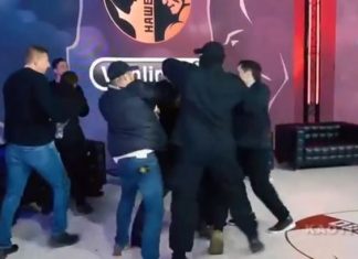 VIDEO. Intră să vezi cum arată o bătaie LIVE la TV în Rusia! VIDEO. Intră să vezi cum arată o bătaie LIVE la TV în Rusia!