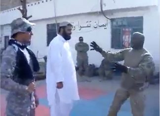 VIDEO. Cum crezi că decurge o luptă de wrestling dintre un soldat american și un simplu afgan?