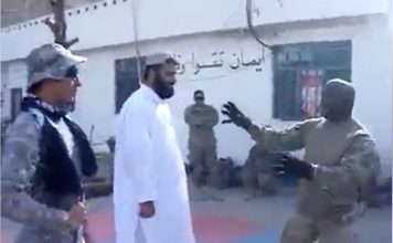 VIDEO. Cum crezi că decurge o luptă de wrestling dintre un soldat american și un simplu afgan?