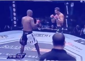 VIDEO. Urmărește o accidentare oribilă în octogon! Vezi cum a reacționat adversarul său! VIDEO. Urmărește o accidentare oribilă în octogon! Vezi cum a reacționat adversarul său!