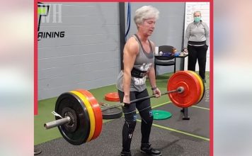 VIDEO. Are 71 de ani, dar face mai mult sport decât tine! VIDEO. Are 71 de ani, dar face mai mult sport decât tine!
