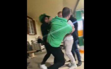 VIDEO. L-a făcut KO dintr-o singură lovitură! VIDEO. L-a făcut KO dintr-o singură lovitură!