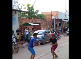 VIDEO. Urmărește o luptă de stradă cu un final extrem de neașteptat! VIDEO. Urmărește o luptă de stradă cu un final extrem de neașteptat!