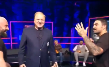 VIDEO. Mike Perry, fost luptător în UFC și actual luptător în Bare Knuckle Boxing, a aflat ce se întâmplă la conferințele de presă din Rusia! VIDEO. Mike Perry, fost luptător în UFC și actual luptător în Bare Knuckle Boxing, a aflat ce se întâmplă la conferințele de presă din Rusia!