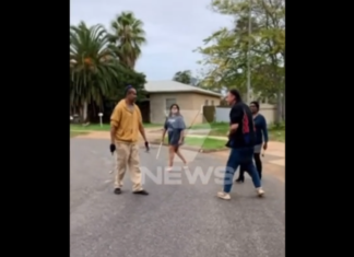 VIDEO. Cine câștigă o luptă dintre o crosă de golf și un baros? VIDEO. Cine câștigă o luptă dintre o crosă de golf și un baros?