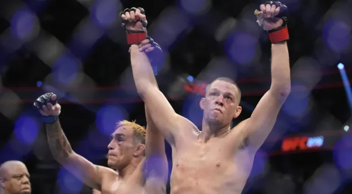 VIDEO. UFC 279: Nate Diaz îl submite pe Tony Ferguson și părăsește UFC-ul cu capul sus! VIDEO. UFC 279: Nate Diaz îl submite pe Tony Ferguson și părăsește UFC-ul cu capul sus!